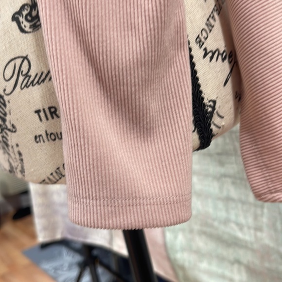 - Good used condition Woman’s Mi Ami top. Size small. - Picture 11 of 15